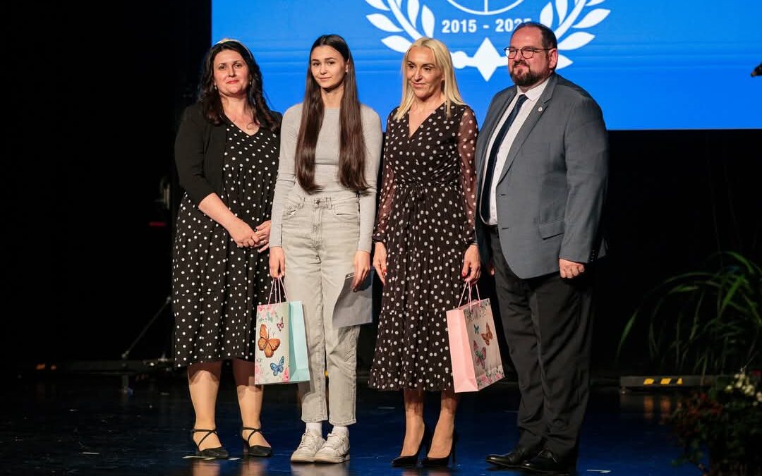 Tara Djokić iz Srednje škole Marka Marulića Slatina osvojila prvo mjesto na literarnom natječaju „Tragovima vjere“